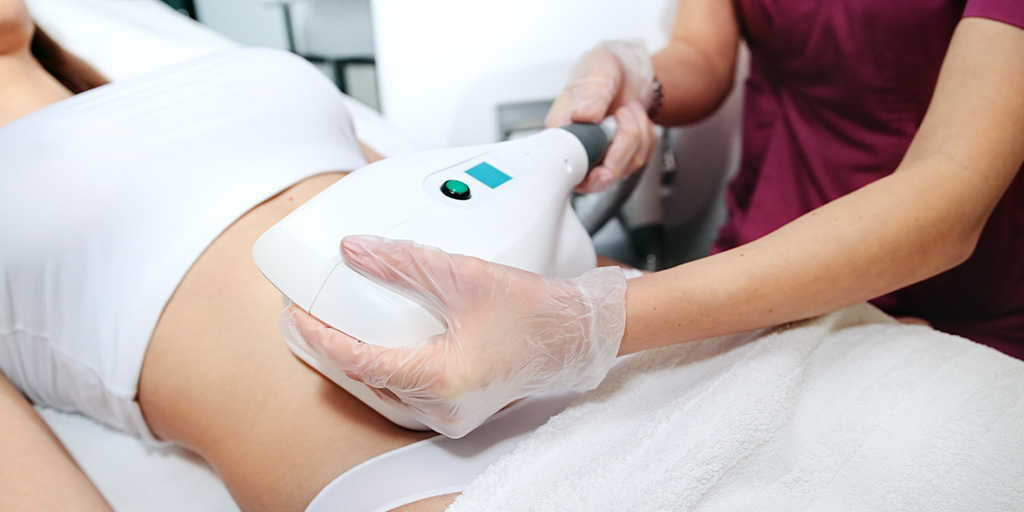 Patient getting coolsculpting treatment